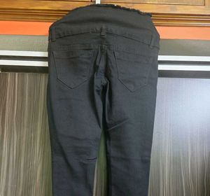 Modern Black Skinny Jeans