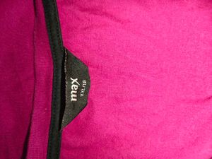 🎄Buy 1, Get 1 Free🎁L/XL Pink Floral Tshirt