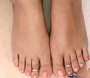 used cracked slipper