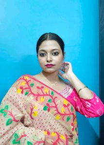 Elegant Ethnic Dhakai Jamdani saree