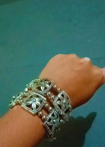 Vintage Floral Silver Bracelet