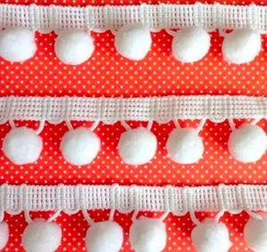 Pom-Pom Lace
