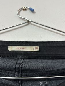 Levis 28 Black Jeans