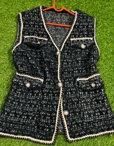 Chic Tweed Vest