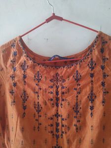 Avaasa Kurti