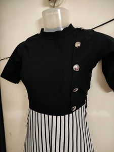 Black striped dress with zipper