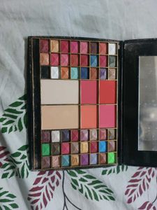 SHILLS Eyeshadow Palette