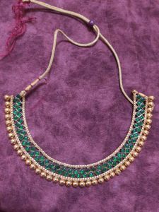new unused .Green &amp; Gold Necklace