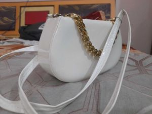 White & Gold Chain Shoulder Bag