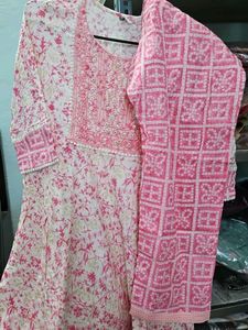 Red &amp; White Printed Kurta Pillzo S Set With Dupatt