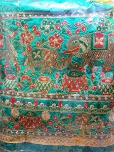 green Colour women Saree With Blouse