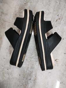 Slip-on Sandal In Black &amp; Cream Color