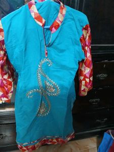 Stylish Women&#39;s Kurta Set