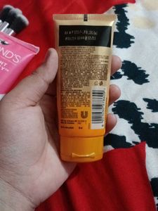 Combo Of Sunscreen+Facewash+Makeup Tools