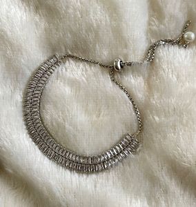 3 Sparkling Earring and 1 bracelet Collection