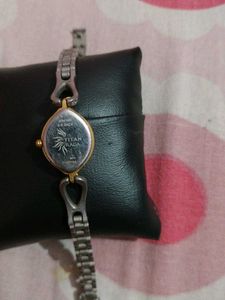 2 Man Women Titan Gold Watch with Box15