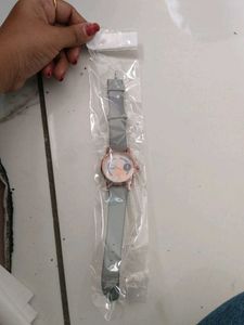Stylish Women&#39;s Watch Grey Color