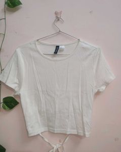H&amp;M White Tie Hem Cropped Tee