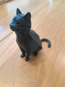 Low Poly Cat Statue