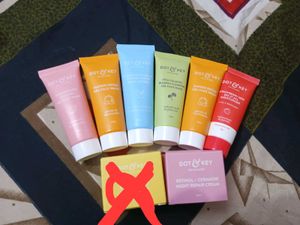 Reserved  (pack of 7) Dot & Key Skincare Set