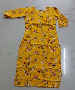 Women Floral Print Crepe Straight Kurta(Yellow) M