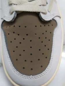 NIKE TRAVIS SCOTT SHOE IN CREAM