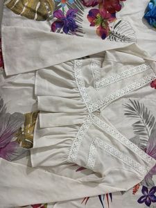 Elegant White Lace Top Backless