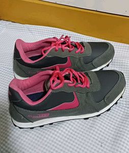 Grey-pink Sports Shoes