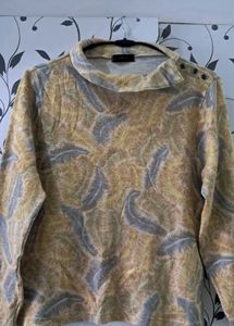 Hight neck Patterned Long Sleeve Top