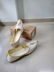 Free Delivery of Bata Ethnic Jutti