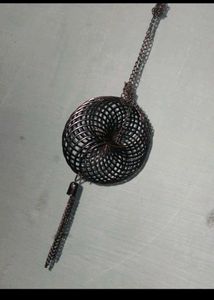 BLACK SHINY LONG NECKLACE
