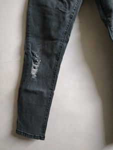 Roadster Ripped Jeans For Men