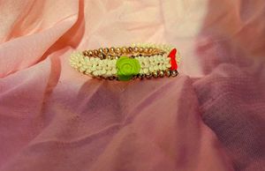 Floral Pearl Bracelet