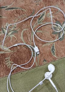 apple earphone