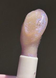 Sheglam Wow Hydrating Lip Oil:- Princess Vibes
