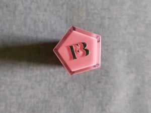 Fenty Beauty Gloss Bomb - Is it fussy