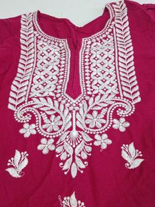 Lucknowi Embroidery Chickenkari Kurti❤️