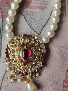 Beautiful pink and white stone-beads set