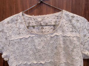 Woman&#39;s Lace Top