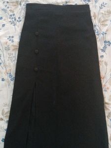 Chic Black Midi Skirt
