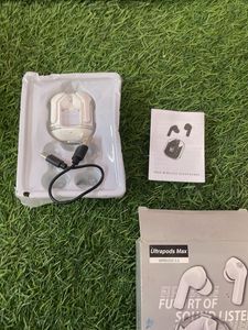 Ultrapods Max Earbud