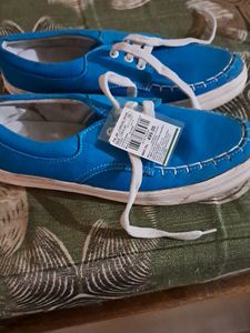 Sports Shoes
