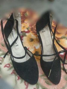 Black Pointed Toe Ballerinas