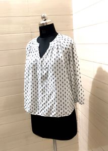 Universal Thread Patterned V-Neck Top