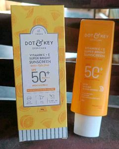Dot & Key Vitamin C + E Super Bright 🌞 Sunscre