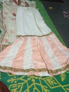 Elegant White &amp; Gold Embellished Salwar Kameez