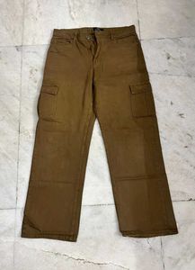 BERSHKA LIGHT BROWN CARGO JEANS (32)