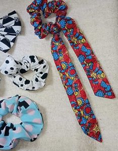 Bow &amp; Scrunchie Set