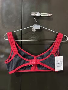 Clovia Sports Bra
