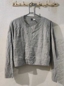 H&M Gray Cropped Sweater